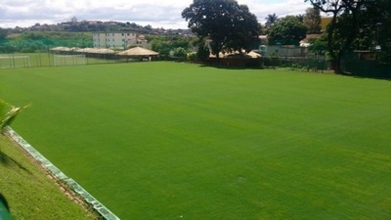 Colocação de Grama de Campo Futebol São Gonçalo - Grama Batatais para Campo de Futebol