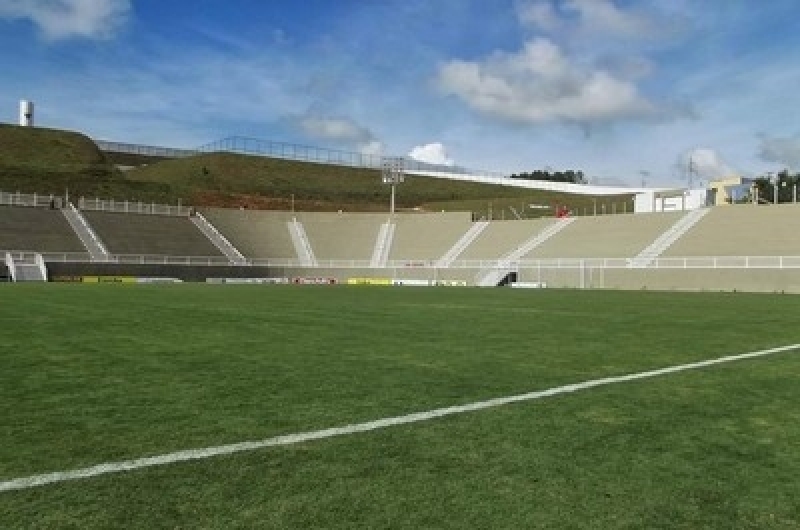 Construção Campo de Futebol e Manutenção Toledo - Construção de Campo Society Sintético